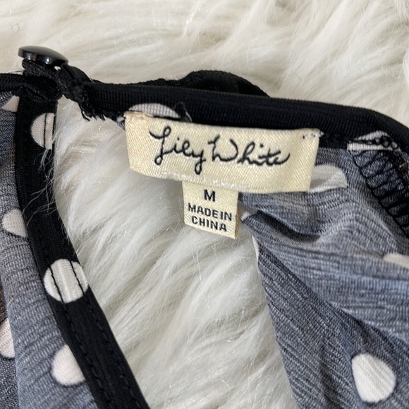 Lily White Black & White Polka Dot Top Blouse Front Knot Peplum Size Medium New - Picture 7 of 8